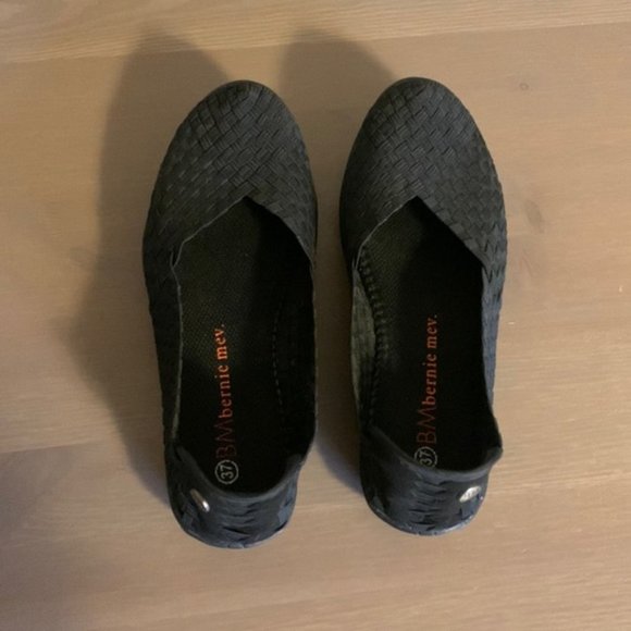 Bernie Mev Black Basket Weave Ballet Flats - Women's Size 37 - Picture 5 of 6
